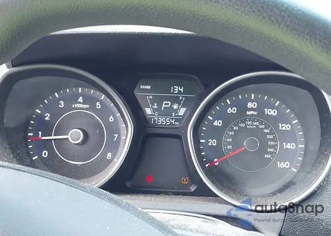 2016 Hyundai Elantra Se z USA, uszkodzony, nr VIN 5NPDH4AE3GH666388